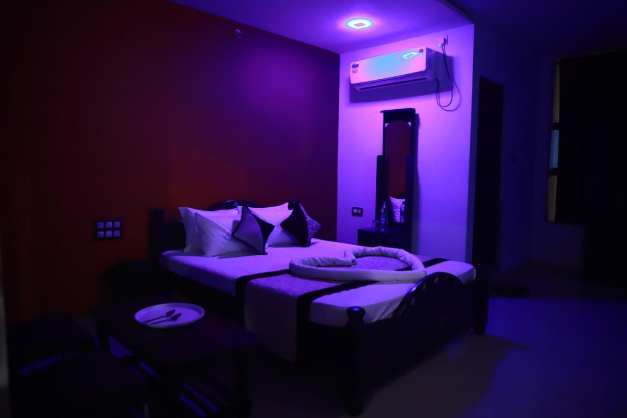 Готель Megha Residency Haveri Екстер'єр фото