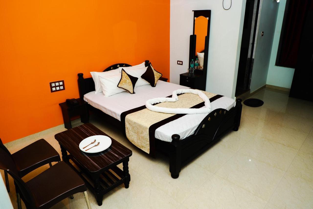 Готель Megha Residency Haveri Екстер'єр фото