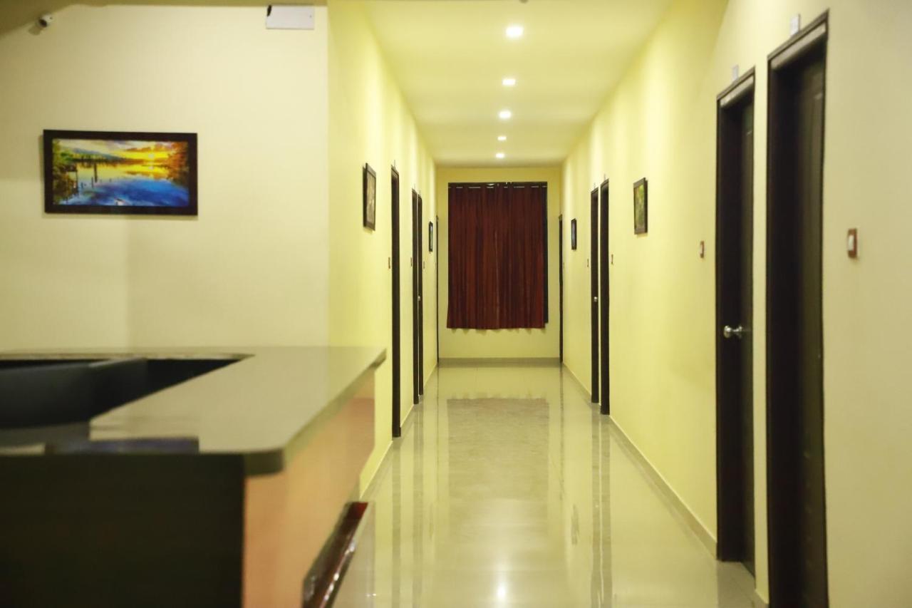 Готель Megha Residency Haveri Екстер'єр фото
