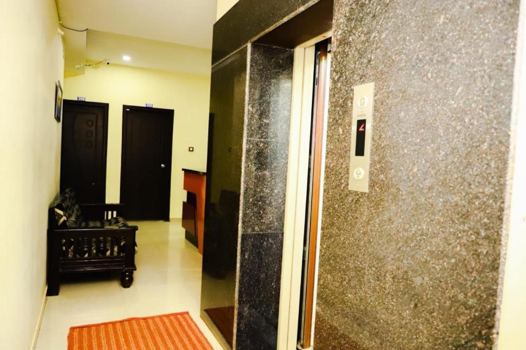 Готель Megha Residency Haveri Екстер'єр фото
